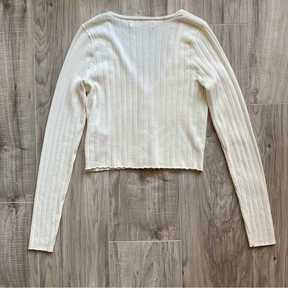 Abercrombie ivory cropped ribbed buttoned long sleeve cardigan top size XS - Picture 2 of 8